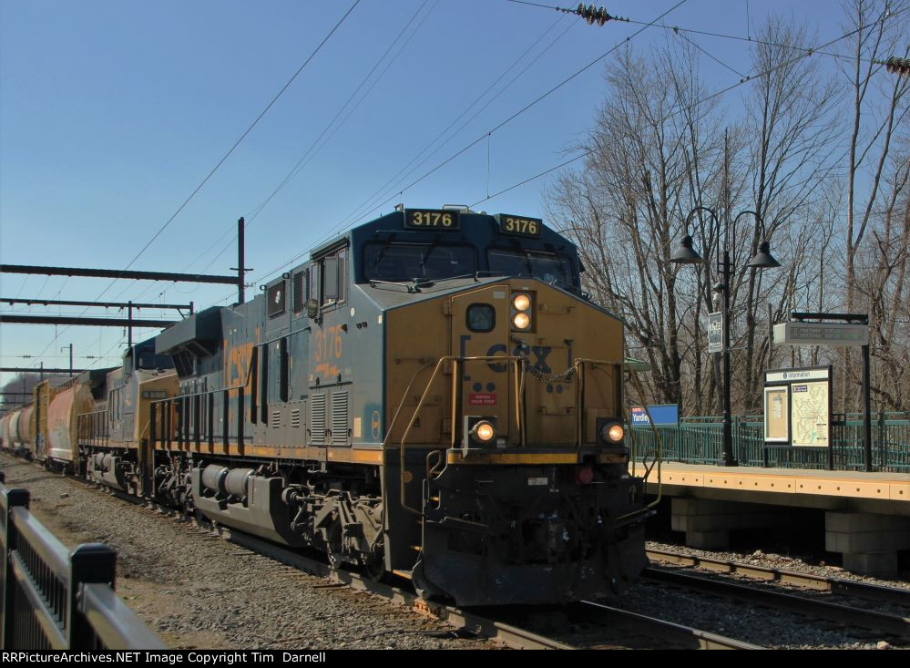 CSX 3176 leads Q406